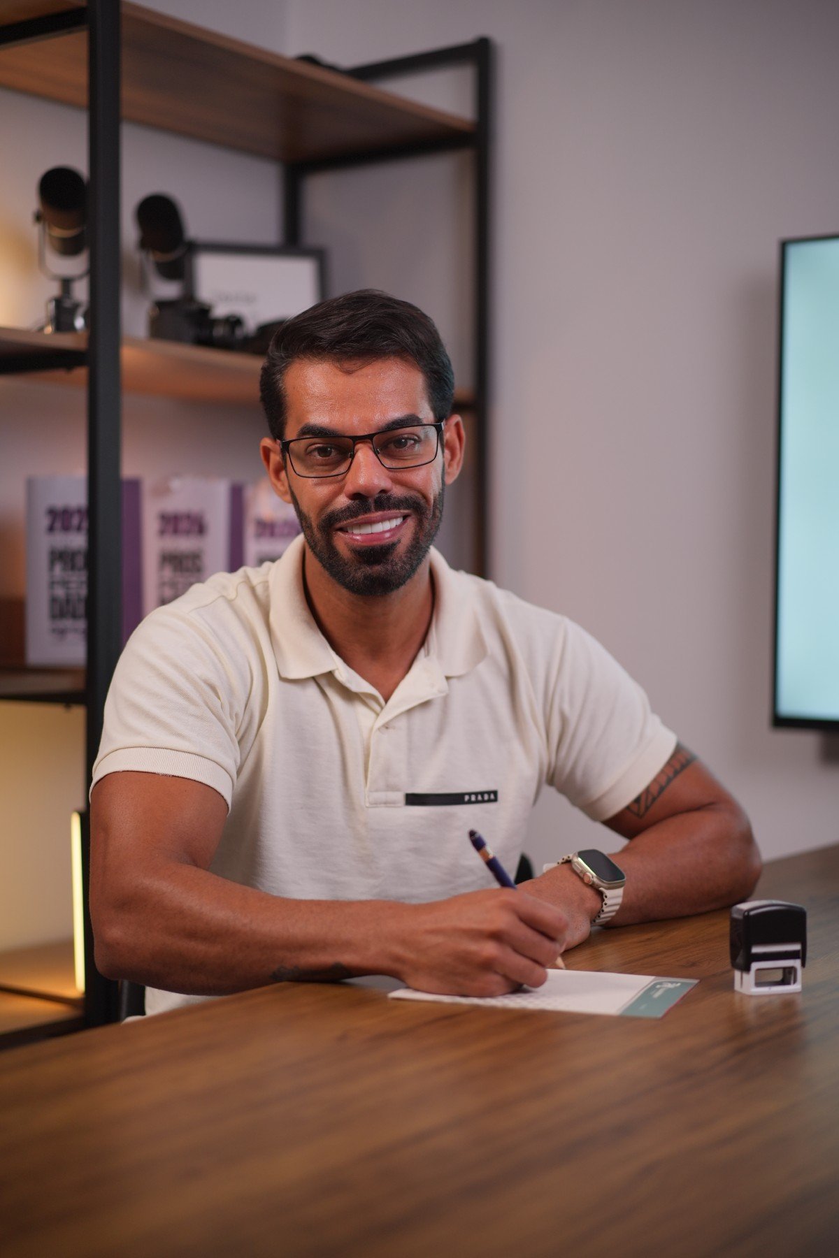 Paulo Mulinari em seu consultório